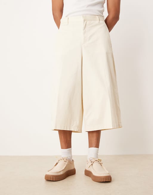 Asos ASOS DESIGN Longline Extreme Wide Leg Short In Beige