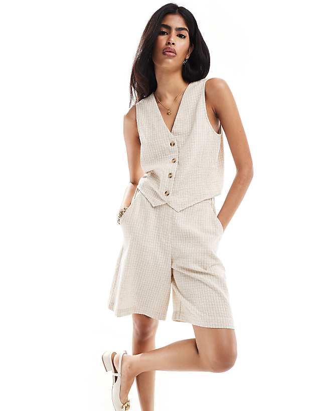 Asos ASOS DESIGN Longline Short With Linen In Natural Check Co-ord