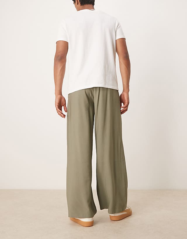 Asos ASOS DESIGN Loose Leg Smart Trouser With Double Stitch Down Pleat In Khaki