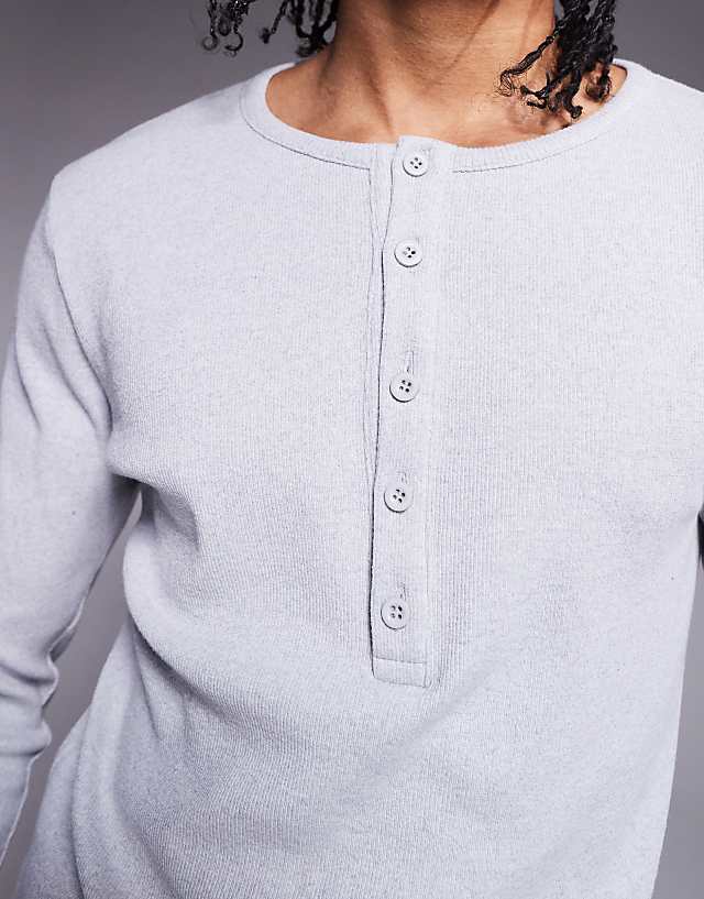 Asos ASOS DESIGN Muscle Fit Long Sleeve Rib T-shirt With Henley Neck In Grey Marl