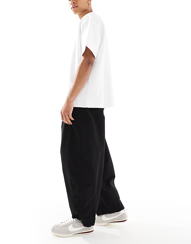 Asos ASOS DESIGN Oversized Baggy Jeans In Washed Black