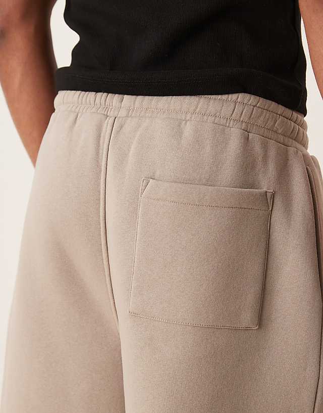 Asos ASOS DESIGN Oversized Basketball Short With Pleats In Grey