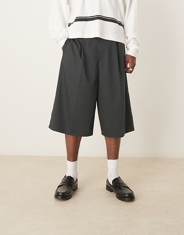 Asos ASOS DESIGN Oversized Bermuda Short With Pintucks In Green