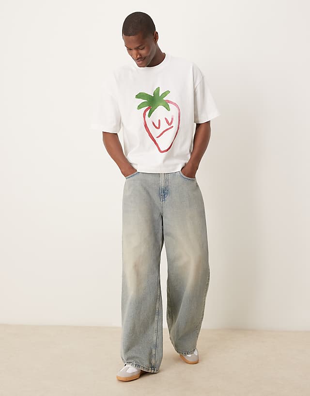 Asos ASOS DESIGN Oversized Boxy Heavyweight 240gsm T-shirt With Strawberry Print In White
