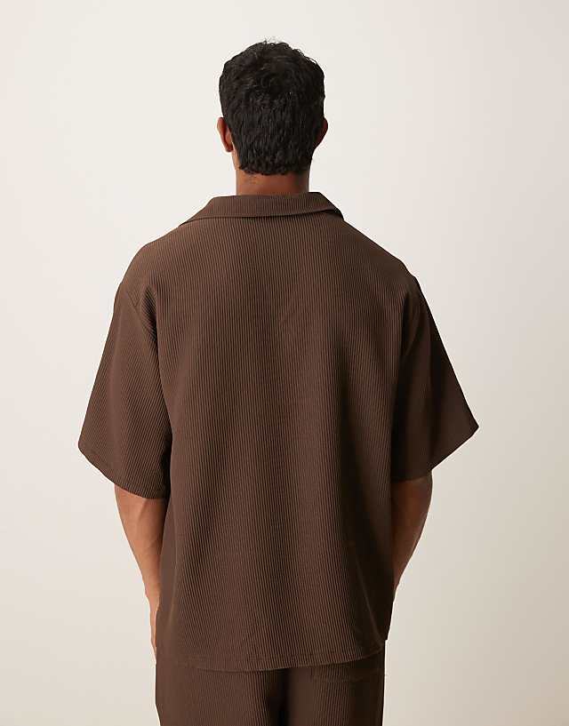 Asos ASOS DESIGN Oversized Revere Plisse Polo In Brown