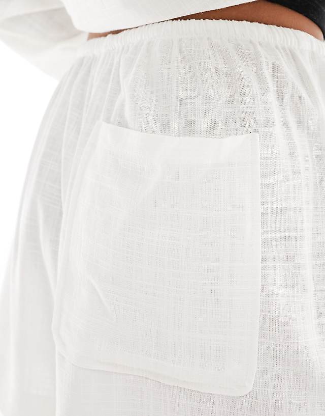 Asos ASOS DESIGN Petite Pull On Short With Linen In White