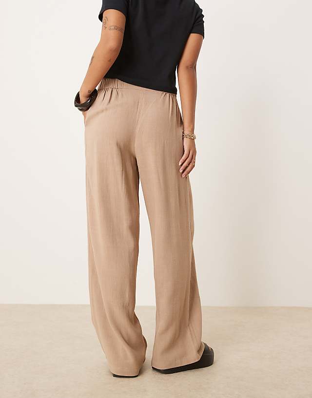 Asos ASOS DESIGN Petite Relaxed Straight Leg Trousers With Linen In Mocha