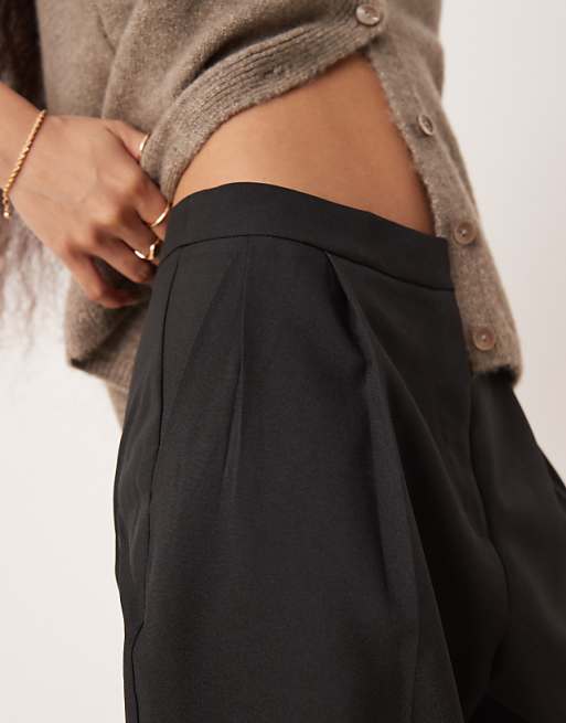 Asos ASOS DESIGN Petite Tailored Tapered Trousers In Black
