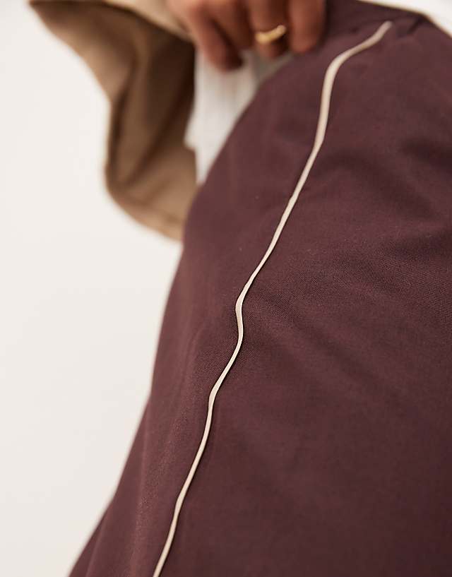 Asos ASOS DESIGN Pull On Smart Wide Leg Trousers With Side Piping In Burgundy