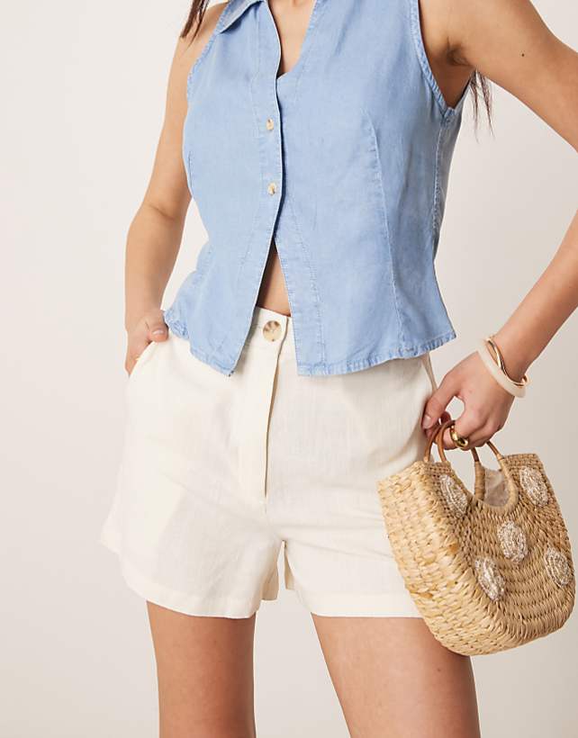 Asos ASOS DESIGN Relaxed Dad Shorts With Linen In Off White