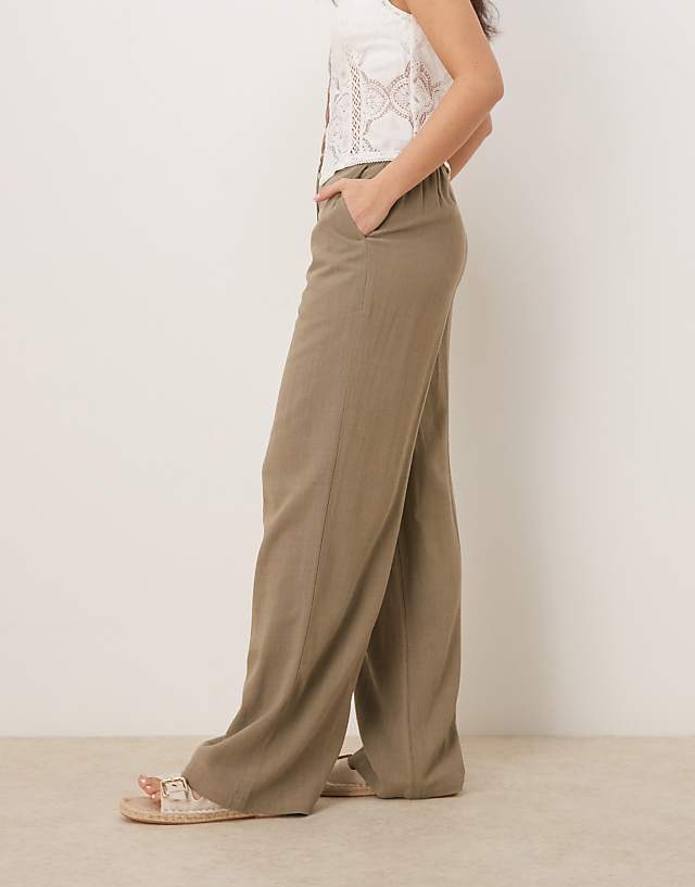 Asos ASOS DESIGN Relaxed Straight Leg Trousers With Linen In Khaki