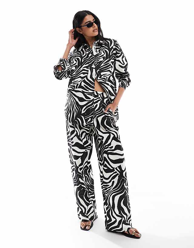 Asos ASOS DESIGN Seersucker Stripe Shirt And Trousers Co-ord In Mink