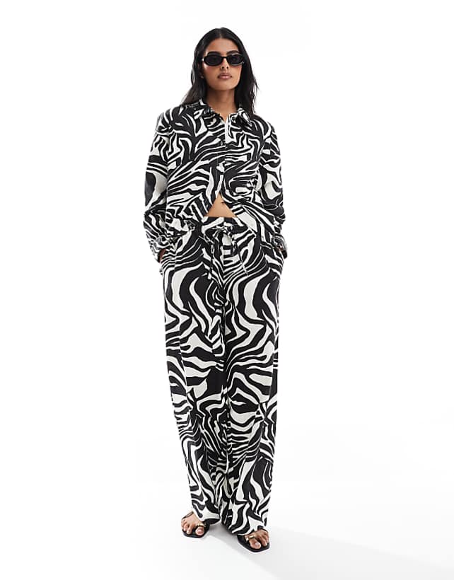 Asos ASOS DESIGN Seersucker Stripe Shirt And Trousers Co-ord In Mink