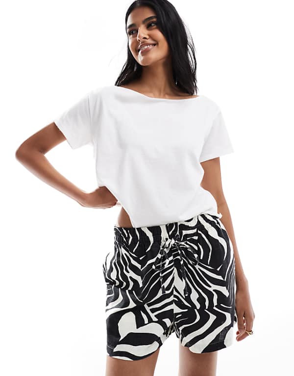 Asos ASOS DESIGN Seersucker Stripe Shirt And Trousers Co-ord In Mink