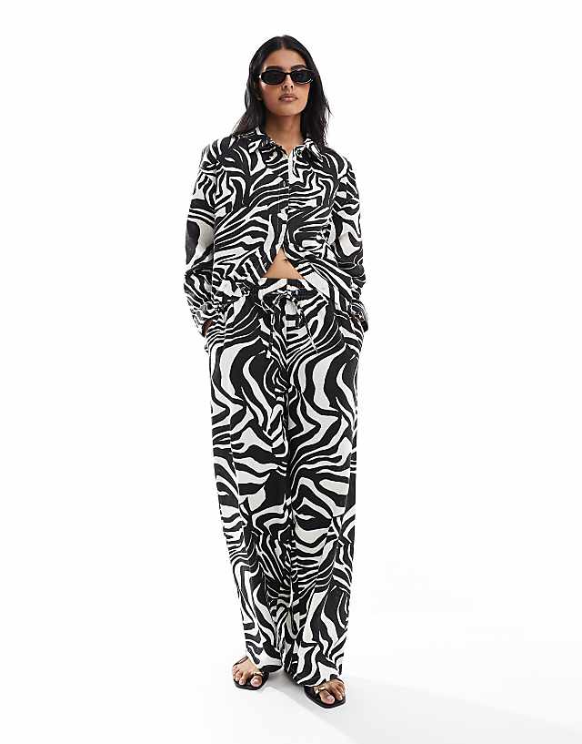 Asos ASOS DESIGN Seersucker Stripe Shirt And Trousers Co-ord In Mink