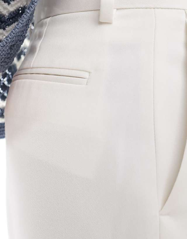 Asos ASOS DESIGN Smart Balloon Fit Trousers In White