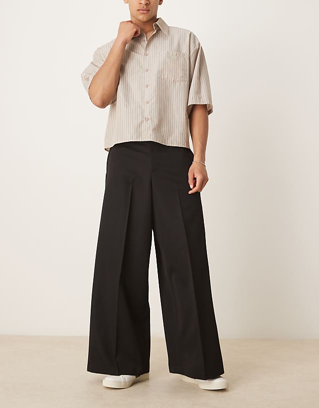 Asos ASOS DESIGN Smart Extreme Wide Leg Trousers With Front Pleat In Black