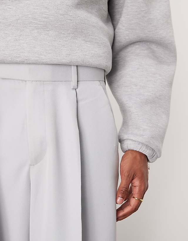 Asos ASOS DESIGN Smart Extreme Wide Leg Trousers With Front Pleat In Light Grey