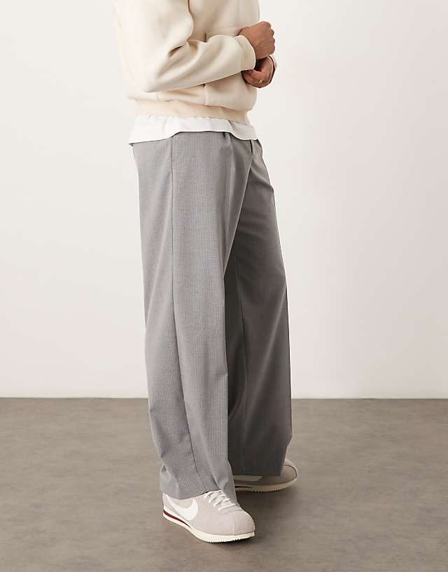 Asos ASOS DESIGN Smart Loose Fit Trousers With Front Pleat In Grey Pinstripe