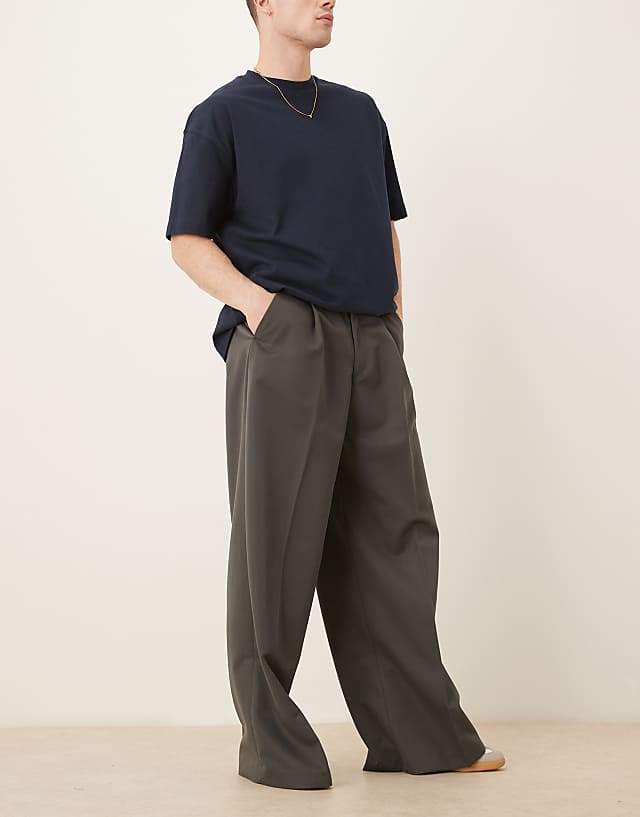 Asos ASOS DESIGN Smart Loose Fit Trousers With Front Pleats In Dark Grey