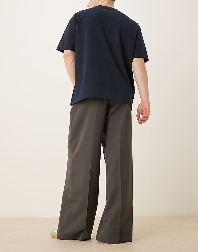 Asos ASOS DESIGN Smart Loose Fit Trousers With Front Pleats In Dark Grey