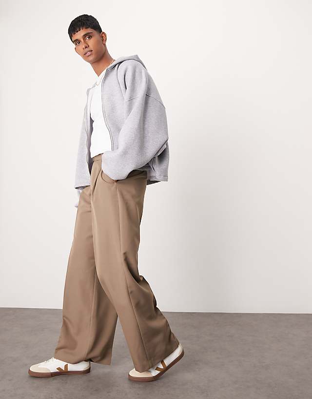 Asos ASOS DESIGN Smart Loose Fit Trousers With Front Pleat In Brown