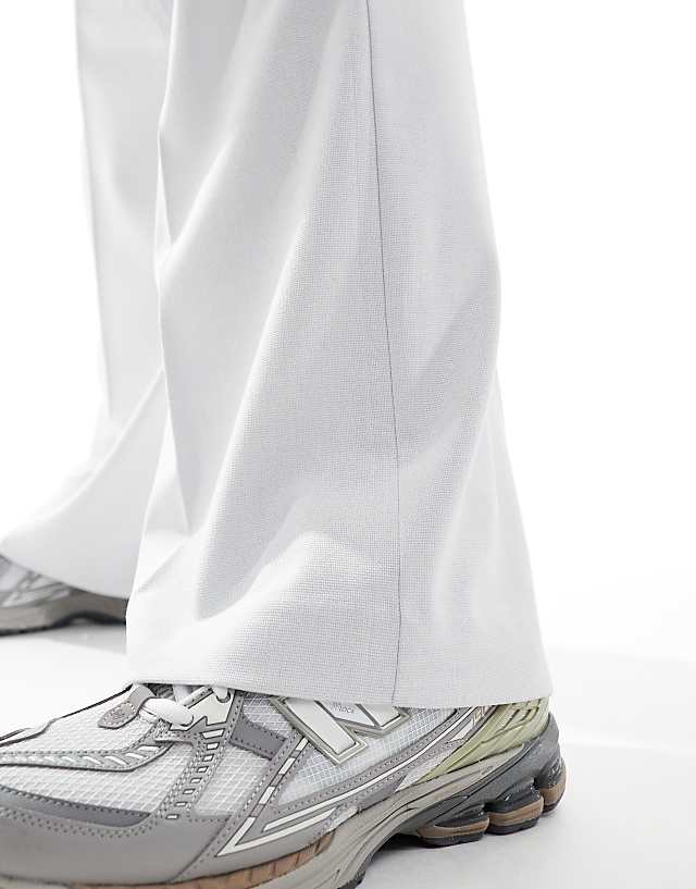 Asos ASOS DESIGN Smart Loose Leg Trouser With Pleats In Light Blue