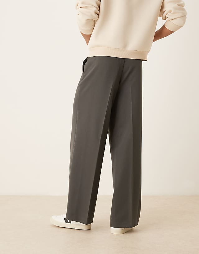 Asos ASOS DESIGN Smart Loose Leg Trousers In Charcoal