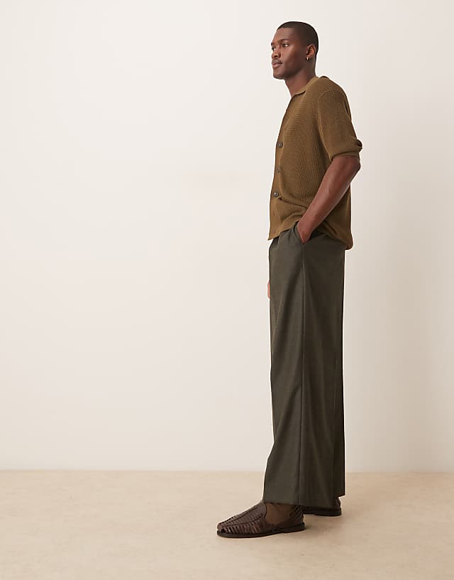 Asos ASOS DESIGN Smart Loose Leg Trousers With Front Pleats In Charcoal Brushed Fabric With