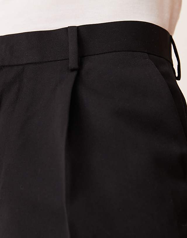 Asos ASOS DESIGN Smart Oversized Tapered Trousers With Front Pleat In Black
