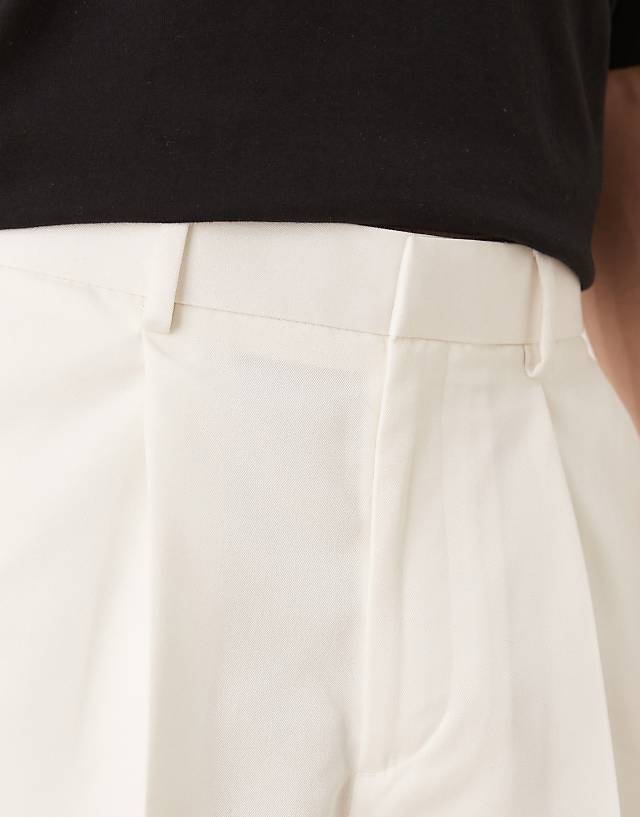 Asos ASOS DESIGN Smart Oversized Tapered Trousers With Front Pleat In White