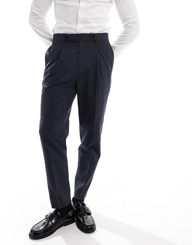 Asos ASOS DESIGN Smart Tapered Fit Trousers With Front Pleat In Charcoal