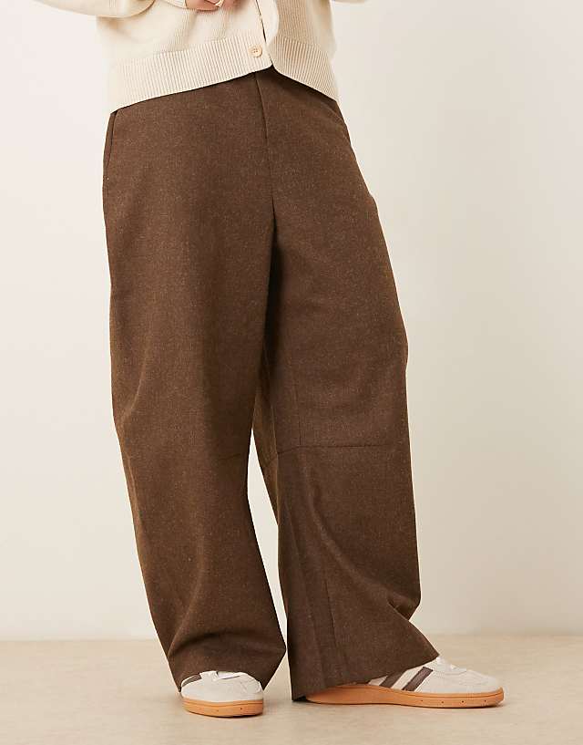 Asos ASOS DESIGN Smart Wide Barrel Leg Fit Trousers With Front Pleats In Brown Brushed Fabric - BROWN