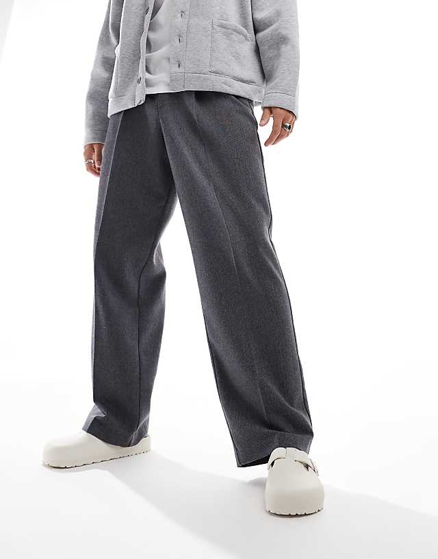 Asos ASOS DESIGN Smart Wide Leg Pleated Trousers In Charcoal With Wool Herringbone