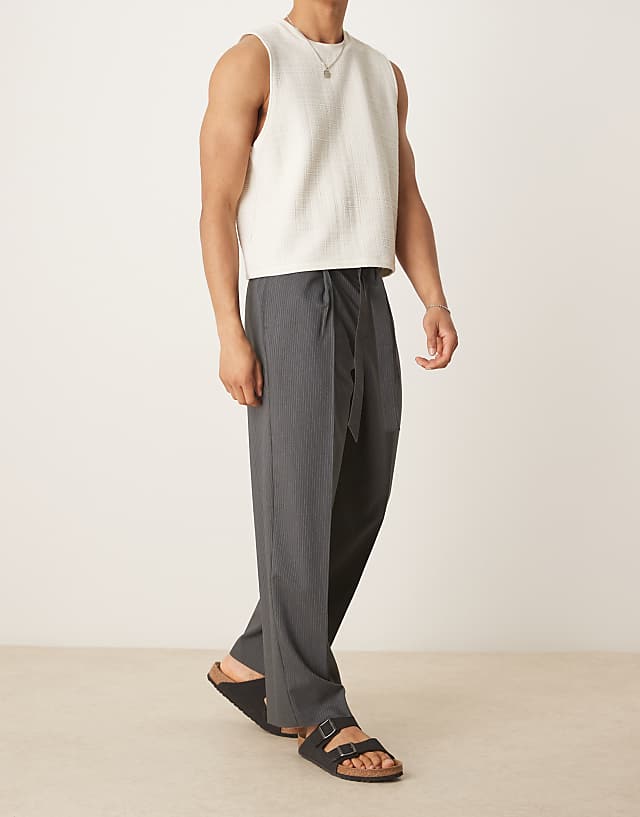 Asos ASOS DESIGN Smart Wide Leg Trousers With Belt Detail And Front Pleat In Charcoal Pinstripe