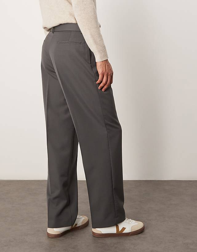 Asos ASOS DESIGN Smart Wide Leg Trousers With Double Pleats In Charcoal