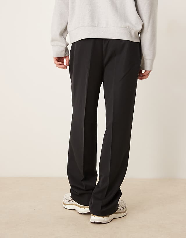 Asos ASOS DESIGN Smart Wide Leg Trousers With Front Inverted Pleats In Black With Elasticated Waist