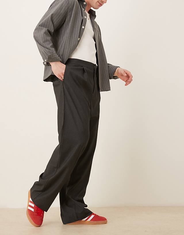 Asos ASOS DESIGN Smart Wide Leg Trousers With Front Pleat In Charcoal Pinstripe With Elasticated Waist