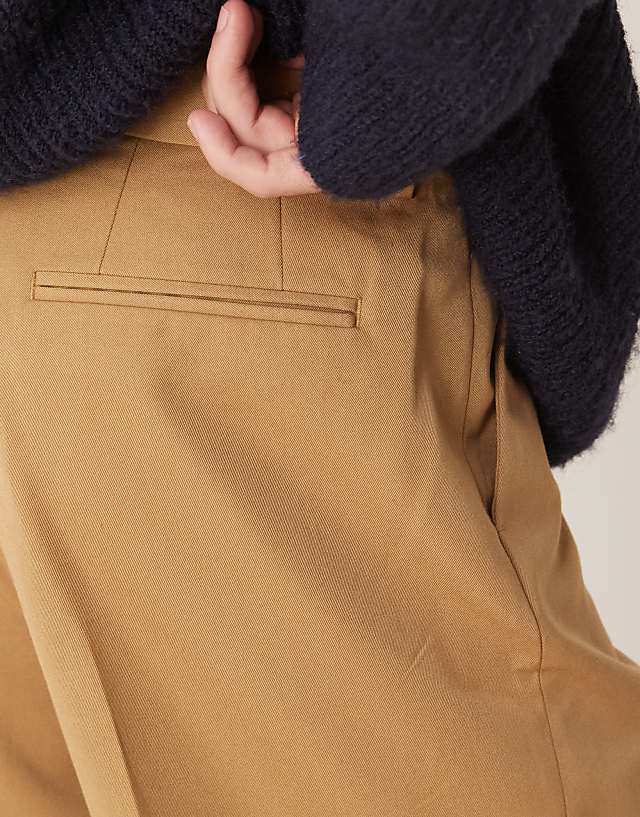 Asos ASOS DESIGN Smart Wide Leg Trousers With Front Pleat In Dusty Camel