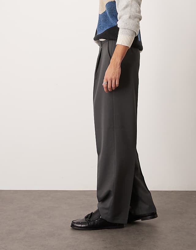 Asos ASOS DESIGN Smart Wide Leg Trousers With Front Pleat In Charcoal