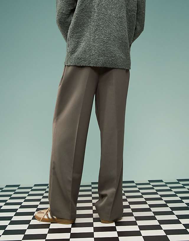 Asos ASOS DESIGN Smart Wide Leg Trousers With Inverted Pleats In Brown