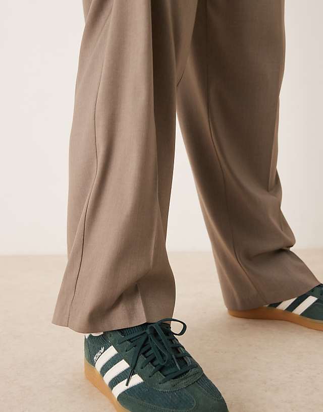 Asos ASOS DESIGN Smart Wide Leg Trousers With Triple Pleats In Beige With Half Elasticated Waist