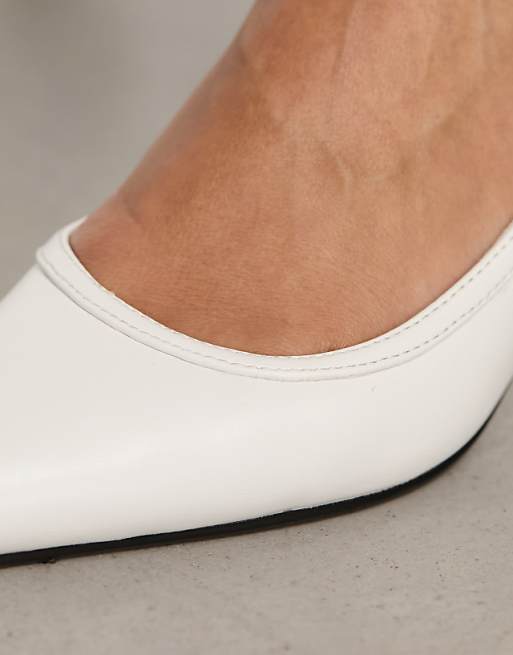 Asos ASOS DESIGN Strut Slingback Kitten Heeled Shoes In White