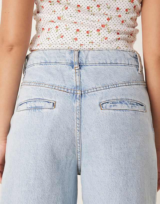 Asos ASOS DESIGN Tailored Barrel Jeans In Light Wash