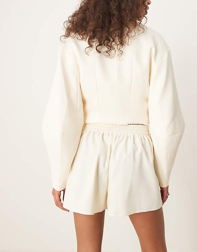 Asos ASOS DESIGN Tailored Linen Look Boxer Shorts In Buttermilk