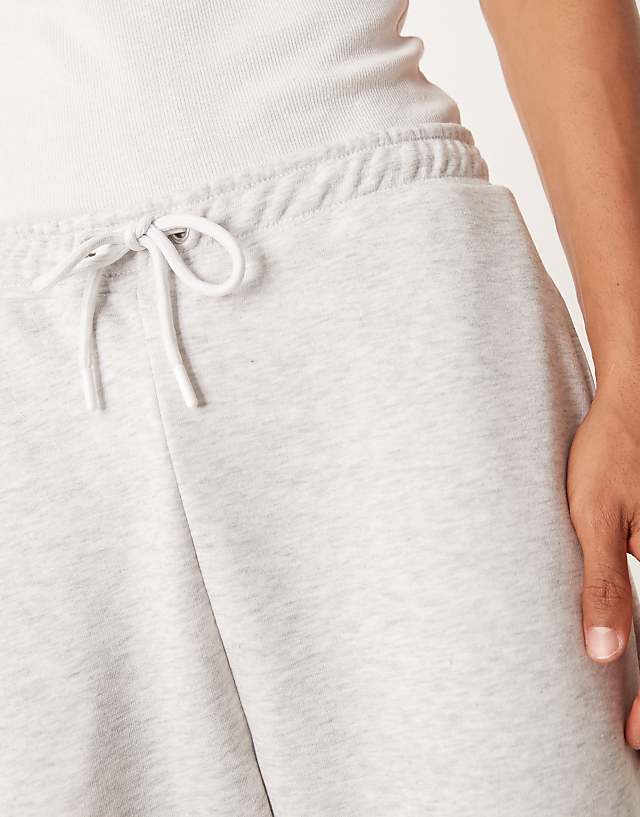 Asos ASOS DESIGN Tapered Fit Loopback Jogger In Grey Marl