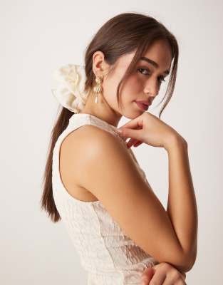 Asos ASOS DESIGN Texture Layered Scrunchie In Soft White