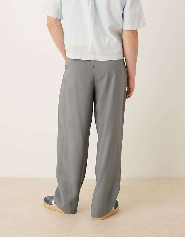 Asos ASOS DESIGN Wide Leg Smart Trousers With Pleat Detail In Grey