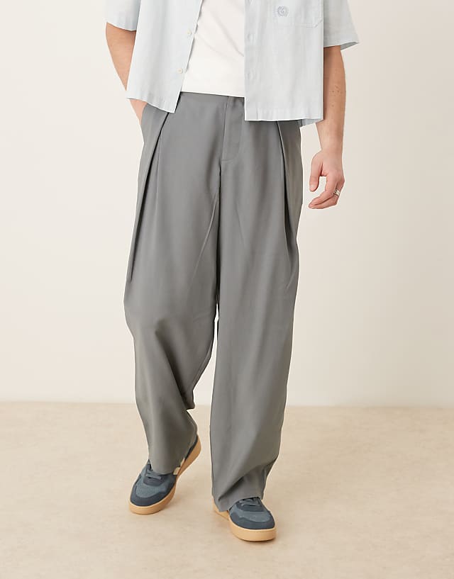 Asos ASOS DESIGN Wide Leg Smart Trousers With Pleat Detail In Grey