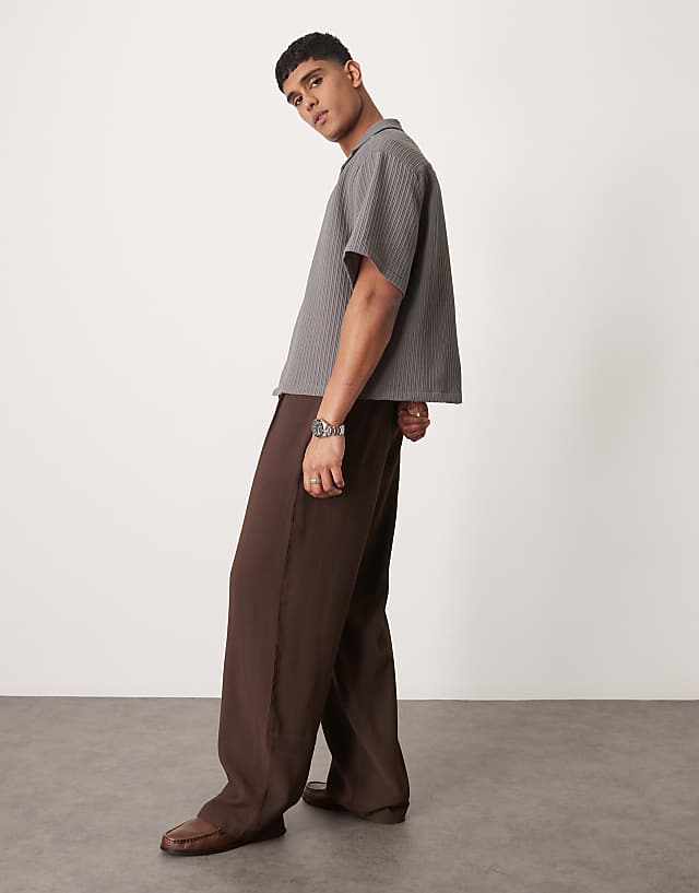 Asos ASOS DESIGN Wide Leg Smart Trousers With Pleats In Brown